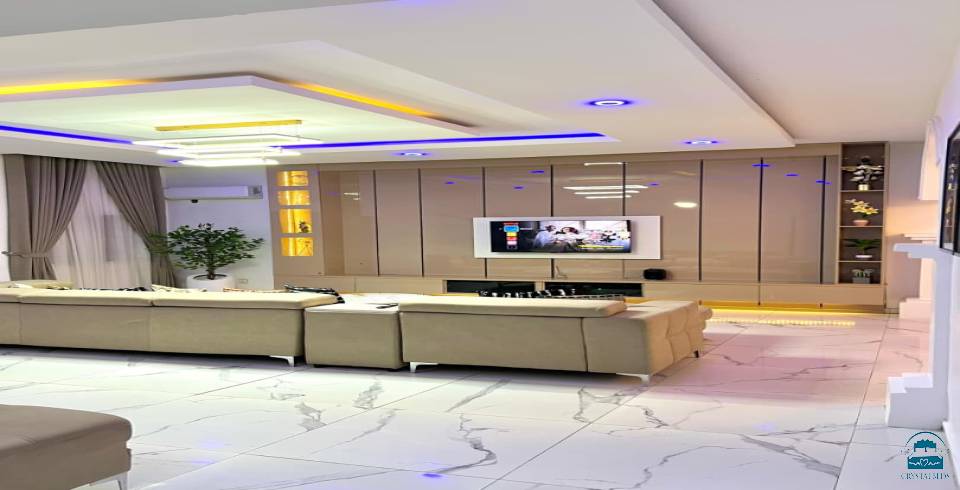 Ayahs Court